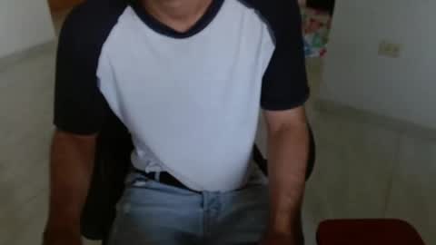 Snapshot of aureliv1 chatting on May 14, 2026, 10:27 pm Aureliano online show from May 14, 2026, 10:27 pm