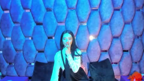 aurora online show from September 30, 2025, 2:55 pm