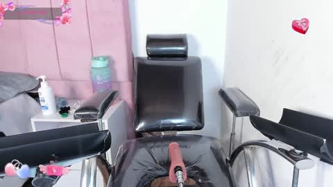 Snapshot of aurora_divine chatting on December 31, 2024, 1:47 am aurora_divine online show from December 31, 2024, 1:47 am