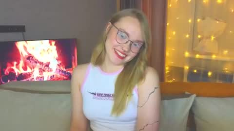 Kate online show from December 21, 2024, 7:06 pm