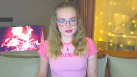 Kate online show from December 24, 2024, 3:37 pm