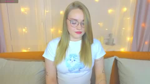 Kate online show from February 24, 2025, 3:31 pm