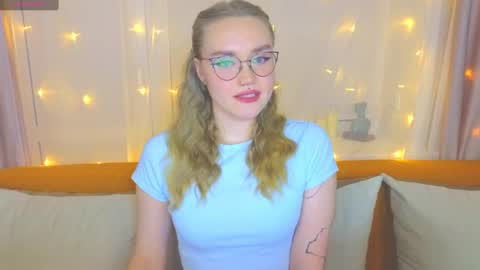 Kate online show from February 25, 2025, 6:53 pm