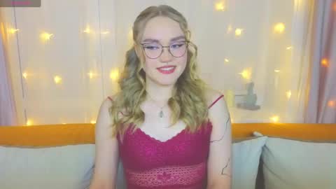 Kate online show from March 4, 2025, 3:37 pm