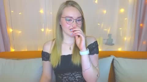 Kate online show from March 12, 2025, 5:17 pm