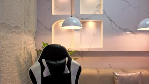 Snapshot of aurora_tp chatting on February 12, 2026, 2:39 am AURORA online show from February 12, 2026, 2:39 am