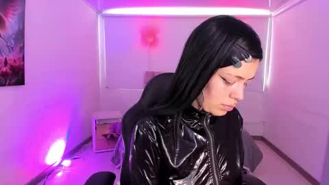 Aurora Diaz online show from November 4, 2025, 7:35 pm