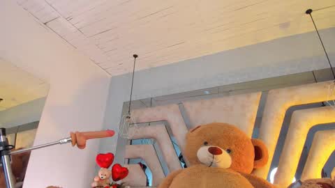 Aurora  online show from February 15, 2026, 7:43 pm