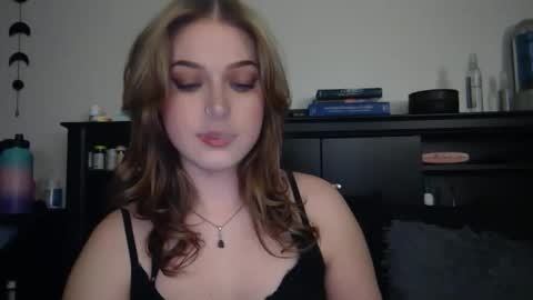 auroralightz1 online show from February 26, 2026, 9:03 pm