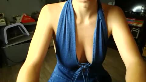 AuroraMaybeRose online show from October 6, 2025, 2:31 am
