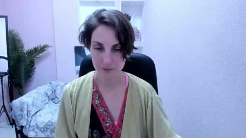 Snapshot of aurorascript chatting on February 4, 2026, 4:24 pm Aurora online show from February 4, 2026, 4:24 pm