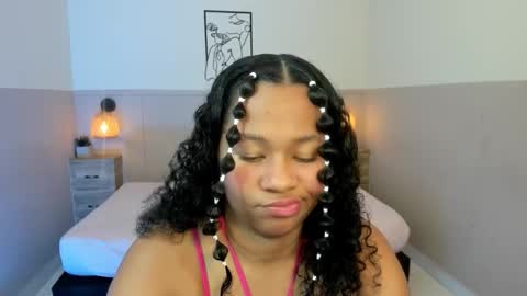 aurorasky7 online show from October 18, 2025, 12:06 pm