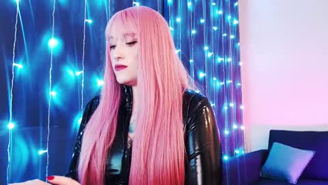 Aurora online show from March 5, 2025, 1:17 pm