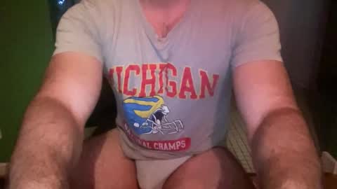 Snapshot of aussiemuscledad chatting on April 27, 2026, 1:31 pm AussieMuscleDad online show from April 27, 2026, 1:31 pm