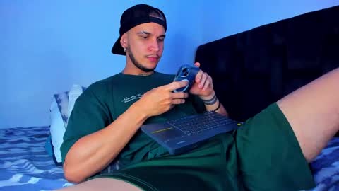 Snapshot of austin_curry chatting on December 21, 2024, 1:58 am A online show from December 21, 2024, 1:58 am