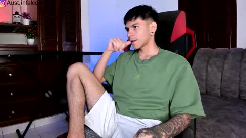 Snapshot of austin_falcon chatting on February 25, 2026, 8:07 pm Austin online show from February 25, 2026, 8:07 pm