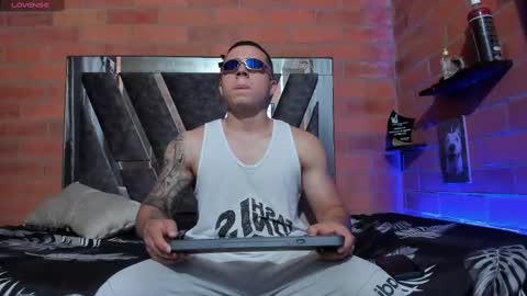 austin_latin444 online show from February 5, 2025, 1:04 am