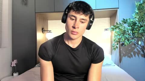 Austin  online show from April 4, 2026, 7:11 pm