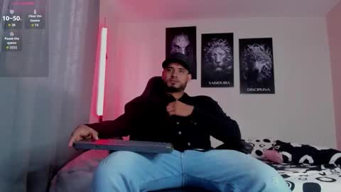 AustinTorres  online show from October 20, 2025, 9:59 pm