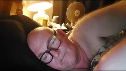 australian_guy_who_enjoys_life online show from May 4, 2026, 2:46 pm