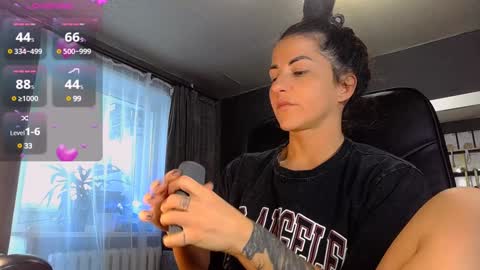 Ava online show from February 5, 2025, 11:23 am