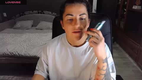 Ava online show from November 4, 2025, 6:07 pm