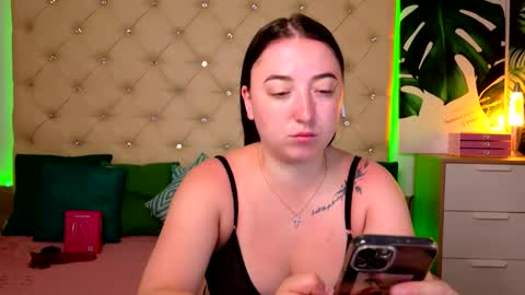 Ava online show from May 26, 2026, 4:52 am