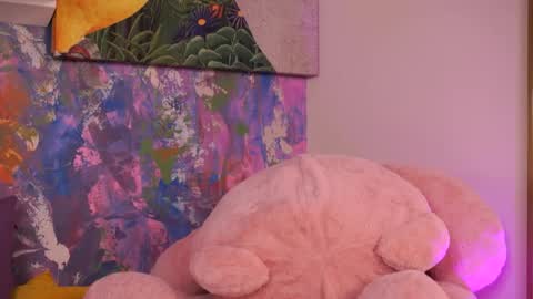 Ava online show from April 9, 2026, 7:52 pm