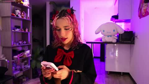 AVA online show from April 15, 2026, 10:54 pm