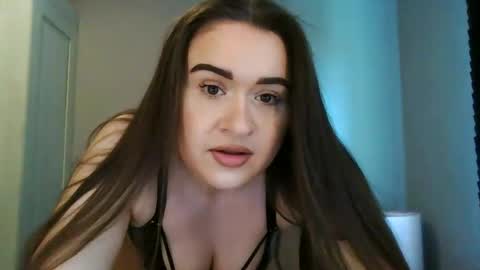 avajadey online show from March 6, 2025, 1:35 pm