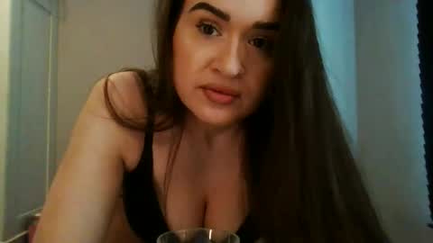 avajadey online show from November 5, 2025, 12:38 pm