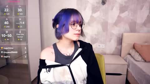 avaobierne online show from November 28, 2025, 6:54 pm