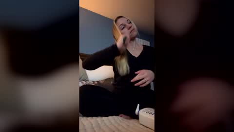 Snapshot of avarosefit chatting on February 4, 2026, 2:17 am Ava Rose online show from February 4, 2026, 2:17 am