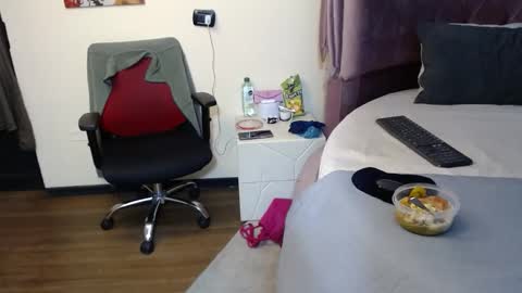 avaryd online show from May 5, 2026, 3:14 am