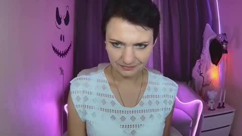 avasaturnian online show from October 26, 2025, 1:28 pm