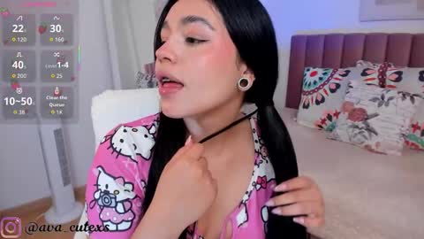 Ava  online show from November 29, 2025, 5:38 pm