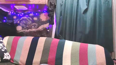 Snapshot of average_girl222 chatting on March 8, 2025, 3:13 pm raven blue online show from March 8, 2025, 3:13 pm