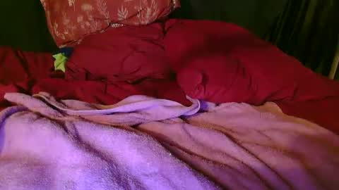Snapshot of average_girl222 chatting on September 19, 2025, 6:37 am raven blue online show from September 19, 2025, 6:37 am