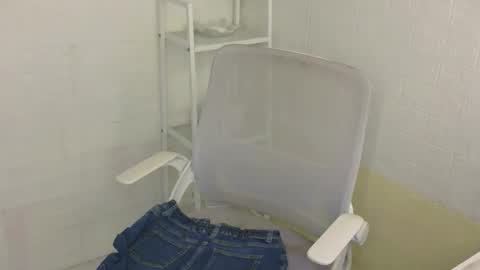 Snapshot of averageuncut1 chatting on March 2, 2026, 3:09 am Rhian online show from March 2, 2026, 3:09 am