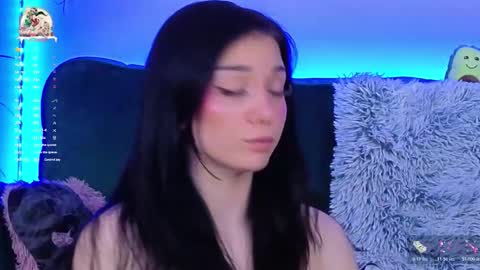 Snapshot of averywillow chatting on January 6, 2026, 6:44 pm AveryWillow online show from January 6, 2026, 6:44 pm