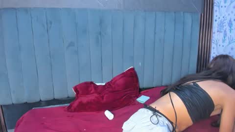 avi_thomsonn online show from February 13, 2026, 9:55 pm