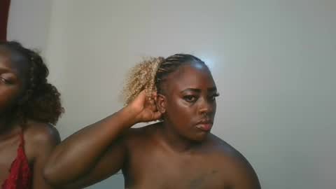 avian_babe1 online show from July 20, 2026, 10:39 am