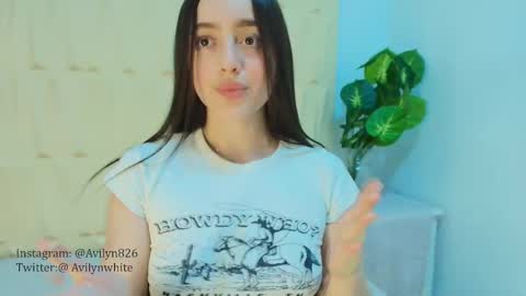 Snapshot of avilyn chatting on February 20, 2026, 6:19 am Avilyn online show from February 20, 2026, 6:19 am