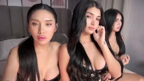 avimiller online show from September 20, 2025, 5:47 pm