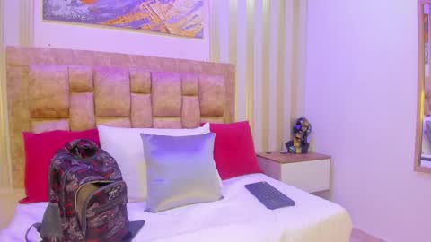 AVIS  online show from October 19, 2025, 4:24 am