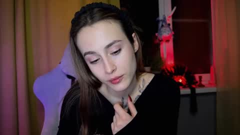 Aviva online show from December 8, 2024, 10:03 pm