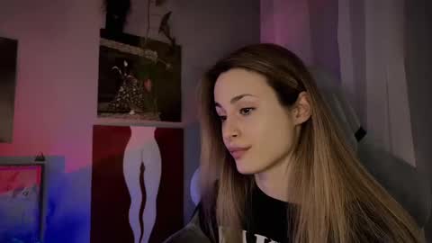 Aviva online show from February 21, 2025, 10:15 pm