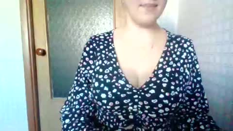 awesomeladyy online show from February 9, 2026, 8:18 am