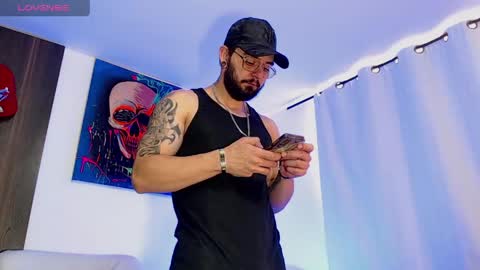 Independiente Model online show from May 11, 2026, 12:33 pm