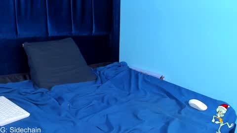 Axel cifer online show from December 18, 2024, 11:19 pm